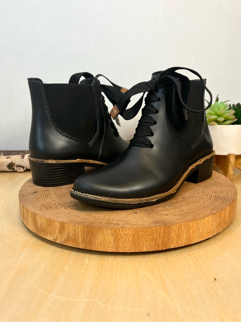 Bernardo Zina Black Chelsea-Style Lace Ankle Boots Size 6